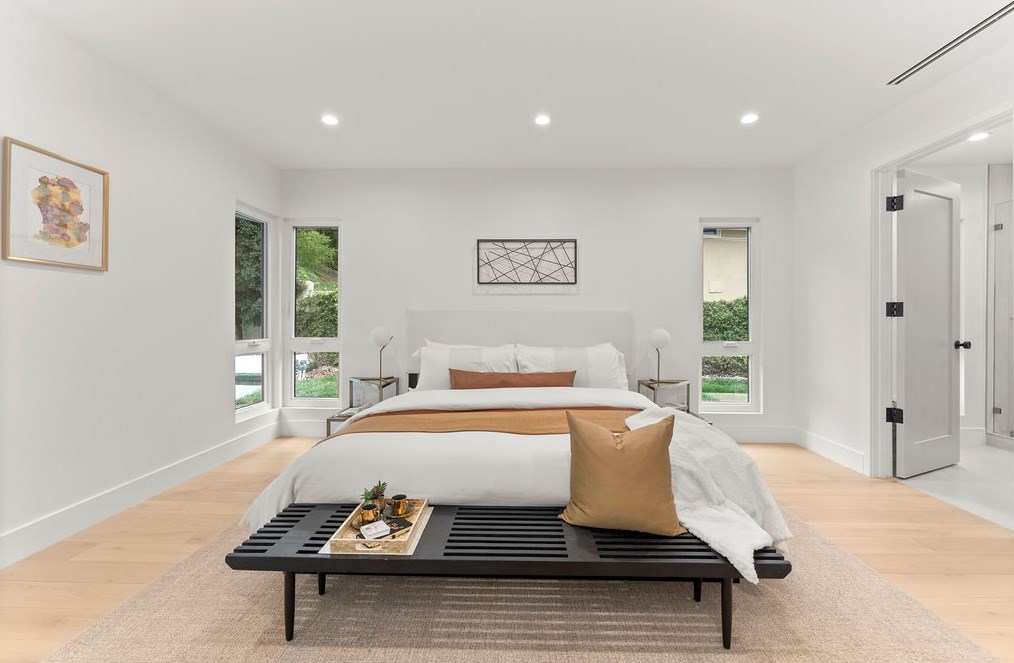 19136 Weston Pl, Los Angeles CA  91356-5040 exterior