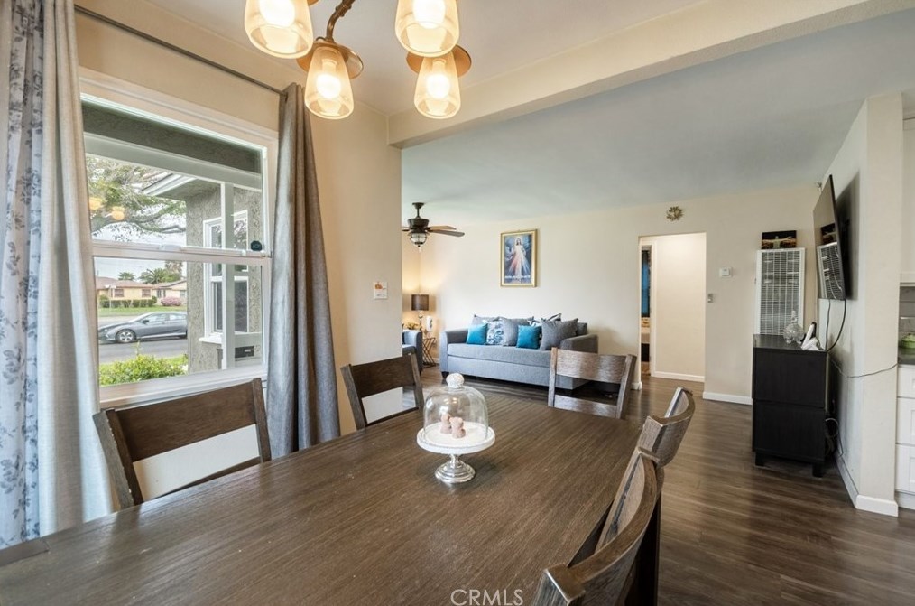 712 Century Blvd, Los Angeles CA  90044-4514 exterior