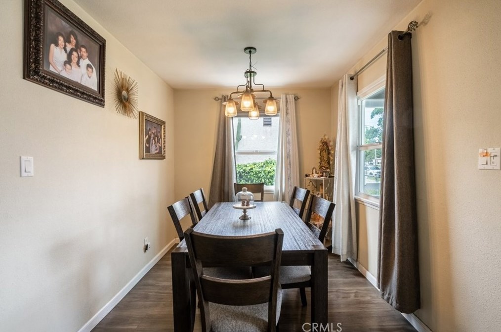 712 Century Blvd, Los Angeles CA  90044-4514 exterior