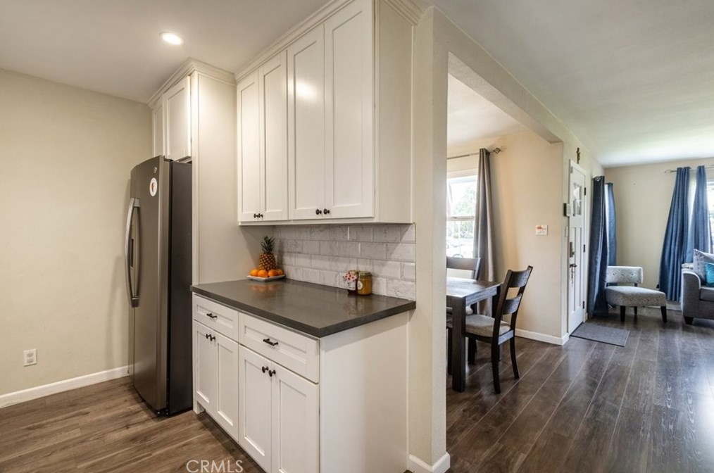 712 Century Blvd, Los Angeles CA  90044-4514 exterior