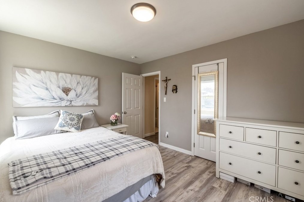 712 Century Blvd, Los Angeles CA  90044-4514 exterior