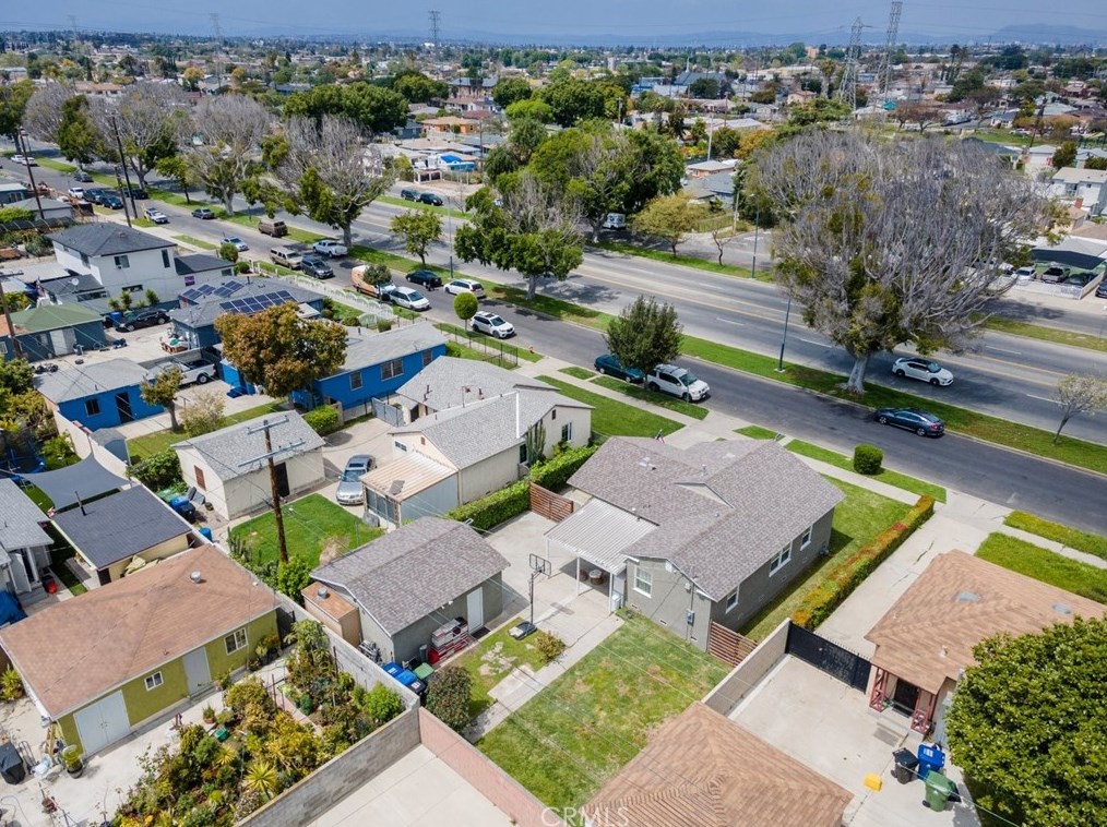 712 Century Blvd, Los Angeles CA  90044-4514 exterior