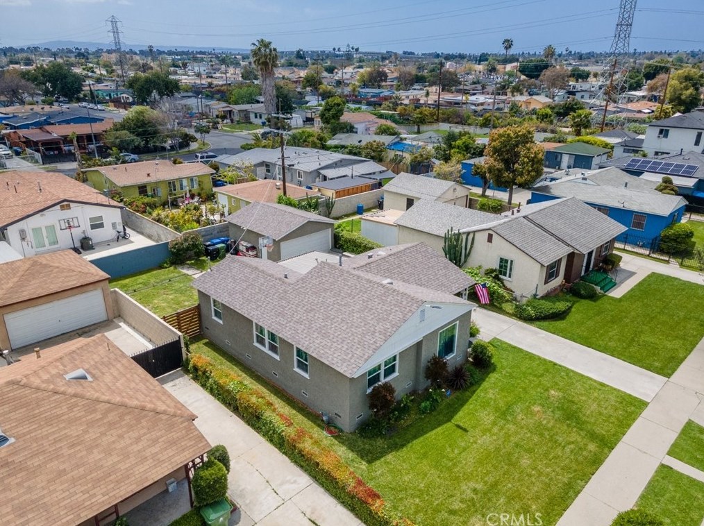 712 Century Blvd, Los Angeles CA  90044-4514 exterior