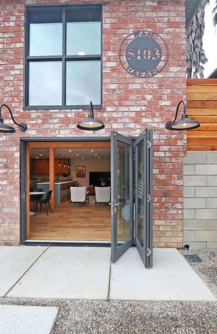 5103 San Rafael, Los Angeles CA  90042-3240 exterior