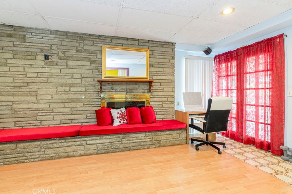 9271 Greenbush Ave, Los Angeles CA  91331-5903 exterior