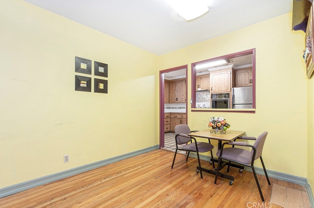 9271 Greenbush Ave, Los Angeles CA  91331-5903 exterior