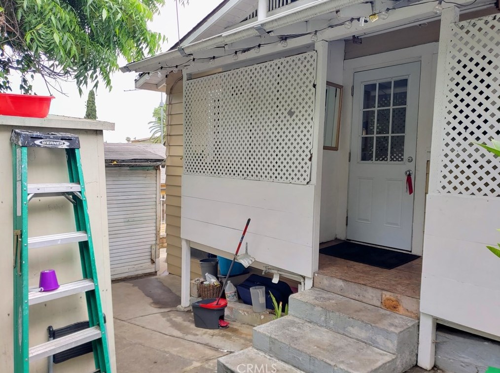 5064 San Rafael, Los Angeles CA  90042-3239 exterior