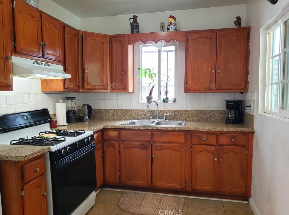 5064 San Rafael, Los Angeles CA  90042-3239 exterior