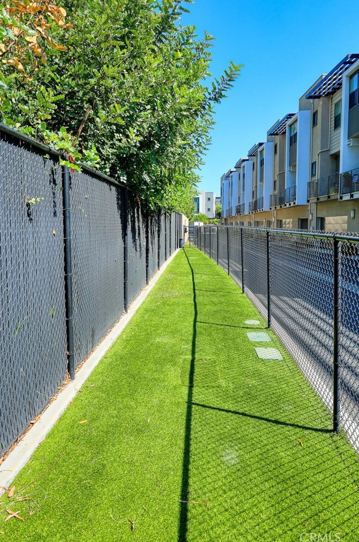 3801 Eagle Rock Blvd, Los Angeles CA  90065-3677 exterior