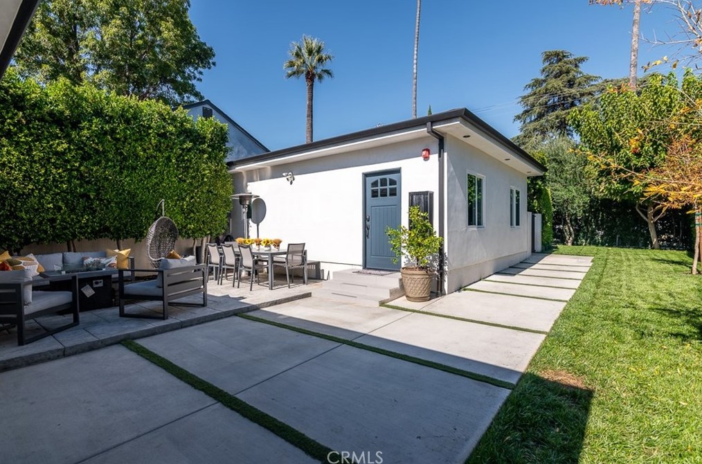 1946 Glenwood Rd, Glendale, CA 91201