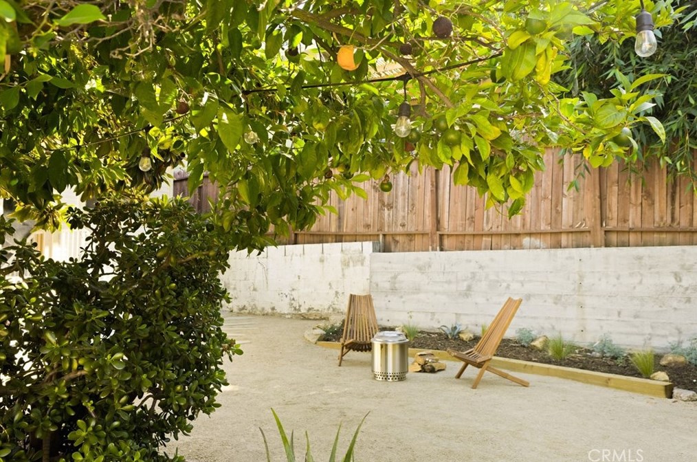 2128 Cove Ave, Los Angeles CA  90039-3917 exterior