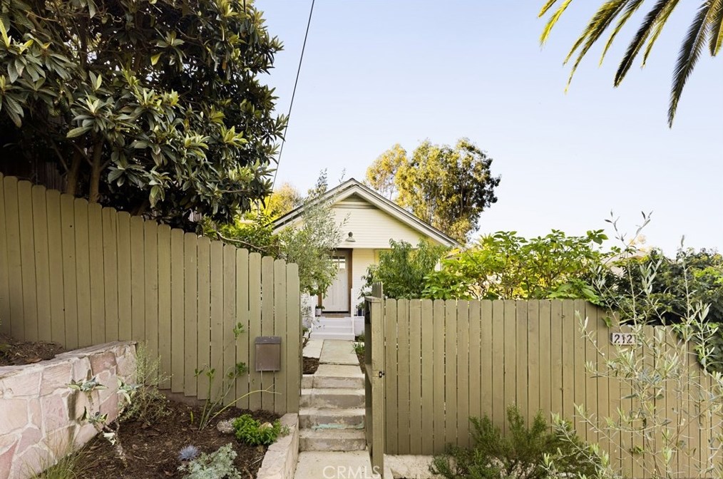 2128 Cove Ave, Los Angeles CA  90039-3917 exterior