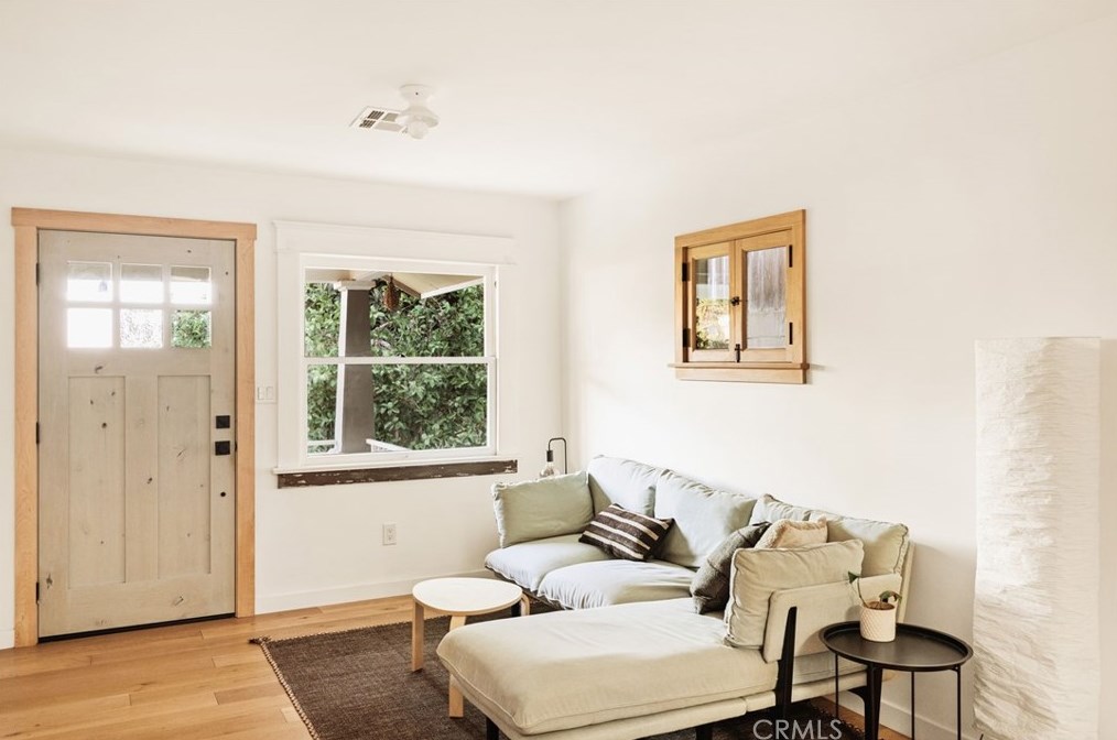 2128 Cove Ave, Los Angeles CA  90039-3917 exterior