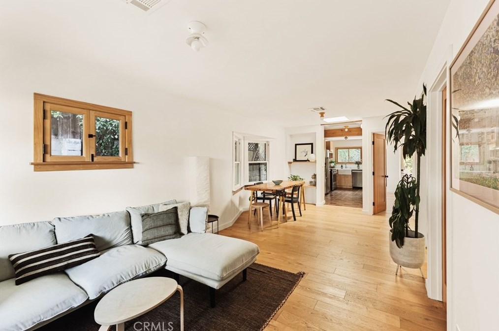 2128 Cove Ave, Los Angeles CA  90039-3917 exterior