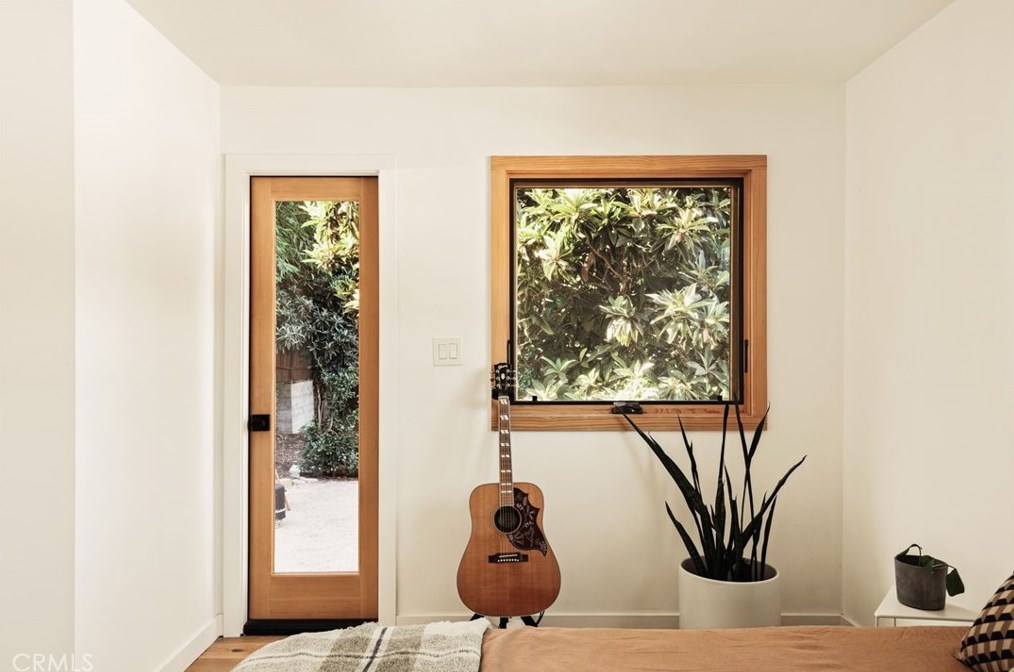 2128 Cove Ave, Los Angeles CA  90039-3917 exterior