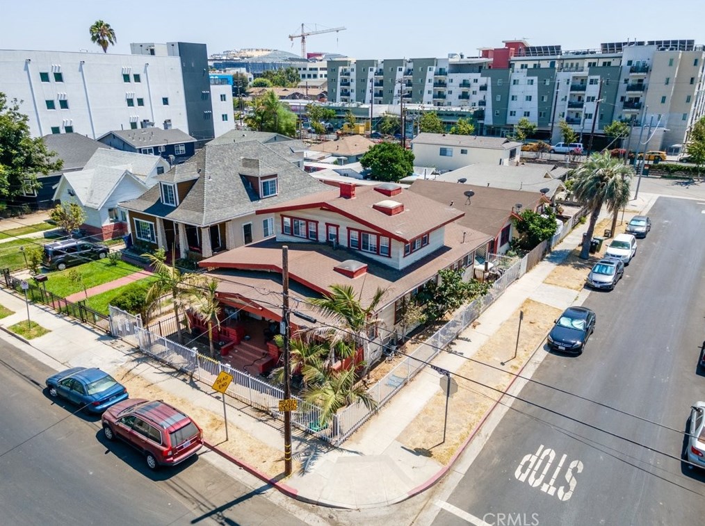 1186 37th Dr, Los Angeles CA  90007-4205 exterior