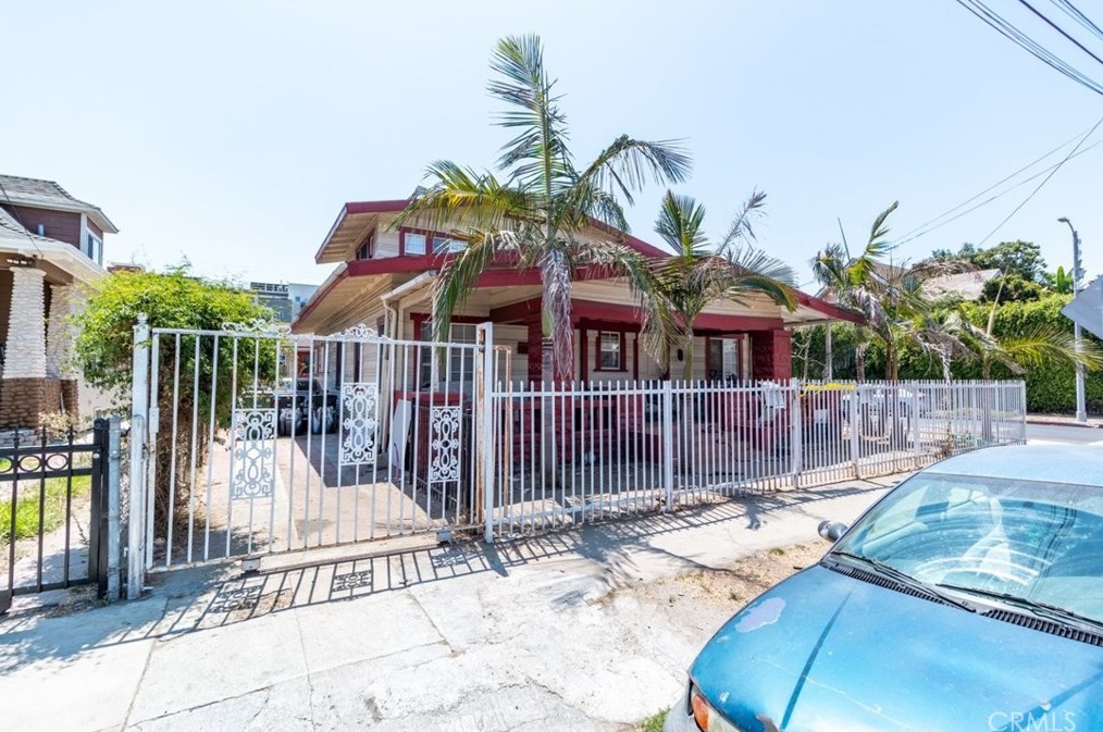 1186 37th Dr, Los Angeles CA  90007-4205 exterior