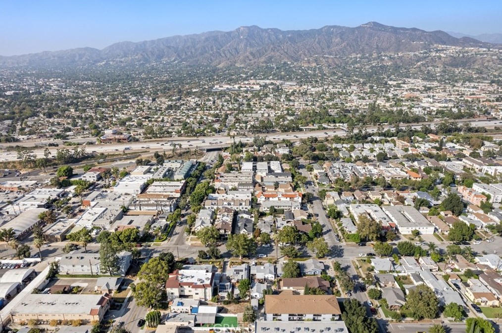 710 Milford St, Glendale CA  91203-1534 exterior