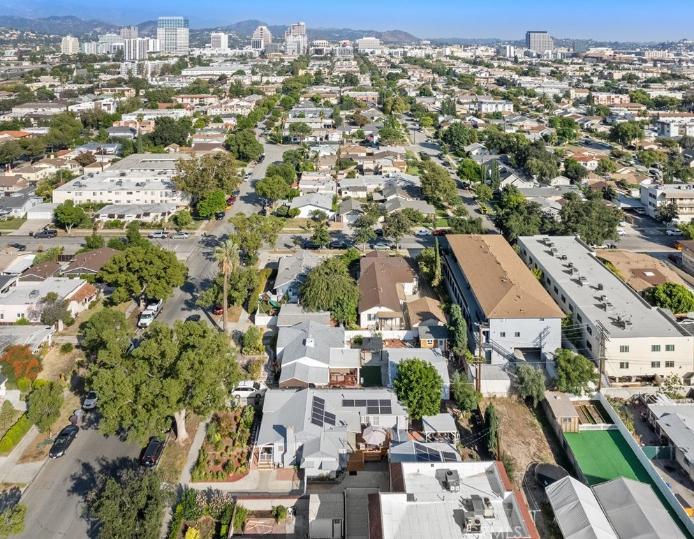 710 Milford St, Glendale CA  91203-1534 exterior