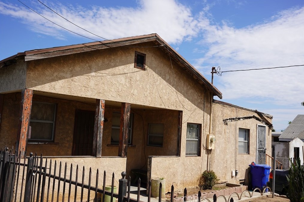 920 Hazard Ave, Los Angeles CA  90063-1252 exterior