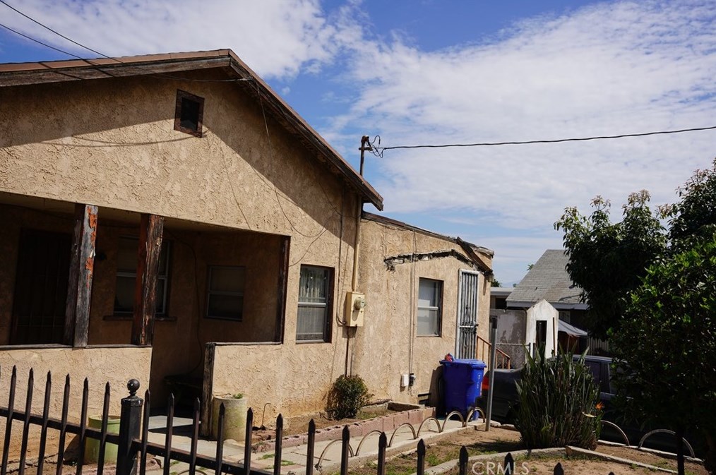 920 Hazard Ave, Los Angeles CA  90063-1252 exterior