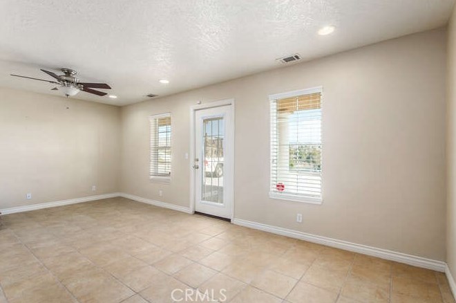 17674 Buckthorn Ave, Hesperia CA  92345-6617 exterior