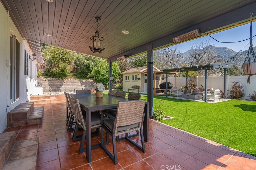 2334 Jayma Ln, Glendale CA  91214-1527 exterior