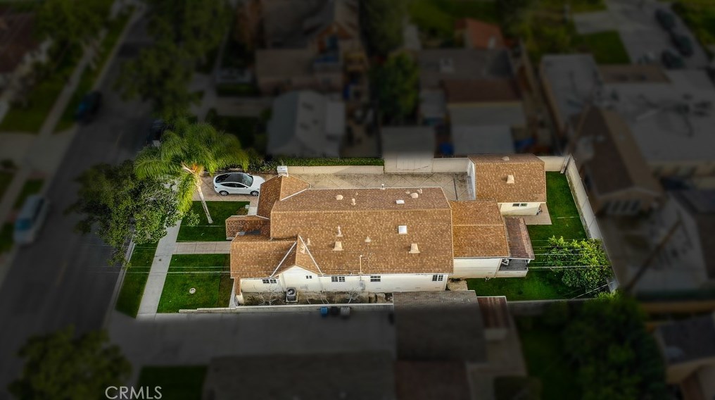 715 Kenneth Rd, Burbank CA  91501-1339 exterior