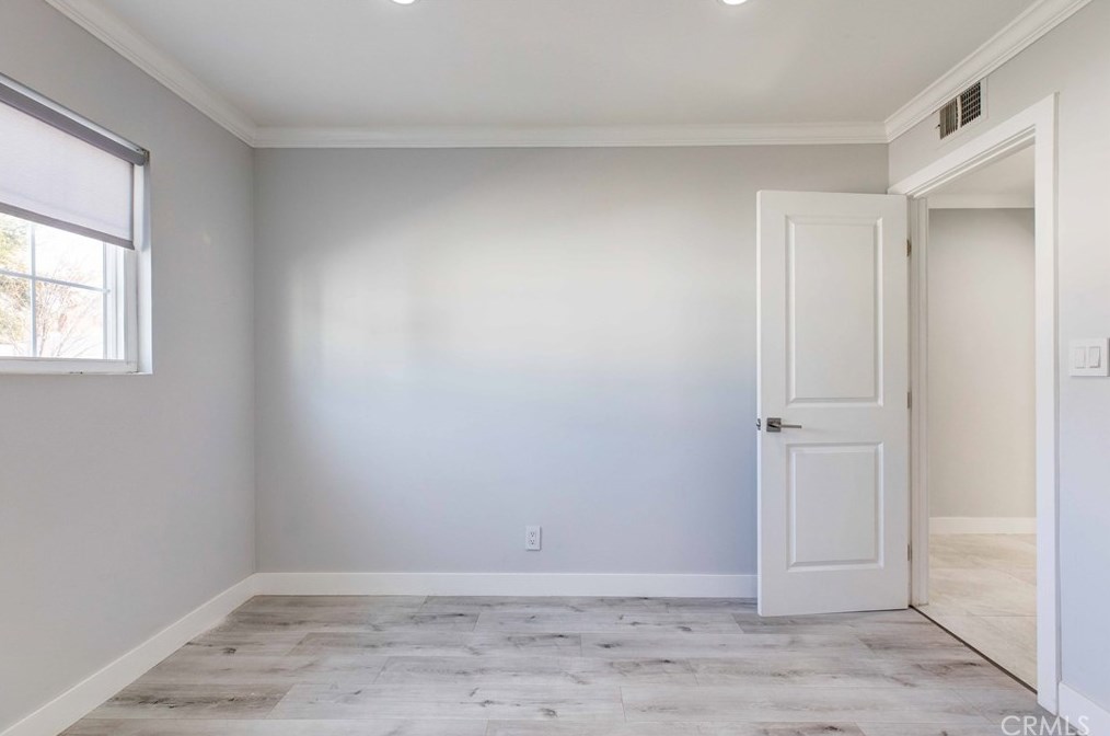 22355 Los Tigres Dr, Santa Clarita CA  91350-2335 exterior