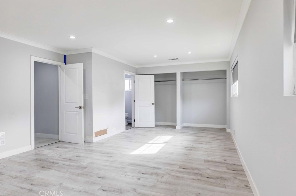 22355 Los Tigres Dr, Santa Clarita CA  91350-2335 exterior