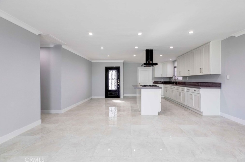 22355 Los Tigres Dr, Santa Clarita CA  91350-2335 exterior