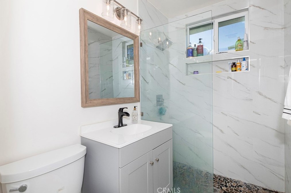 17921 Vanowen St, Los Angeles CA  91335-5637 exterior