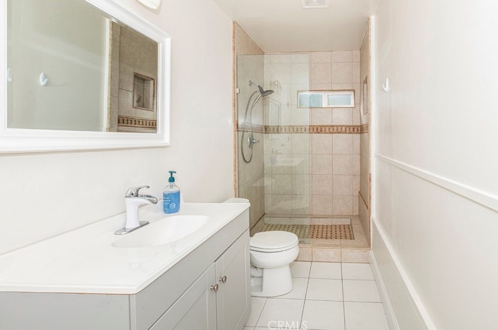17921 Vanowen St, Los Angeles CA  91335-5637 exterior