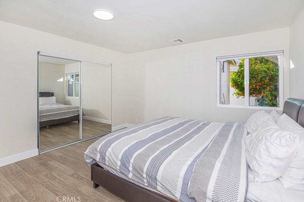 17921 Vanowen St, Los Angeles CA  91335-5637 exterior