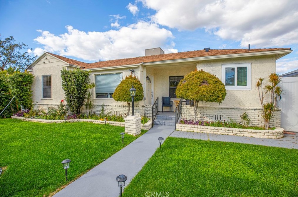 17921 Vanowen St, Los Angeles CA  91335-5637 exterior