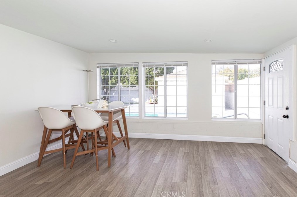 17921 Vanowen St, Los Angeles CA  91335-5637 exterior