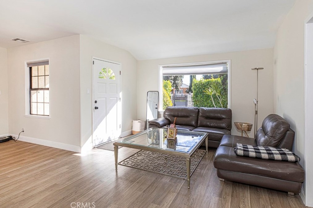 17921 Vanowen St, Los Angeles CA  91335-5637 exterior