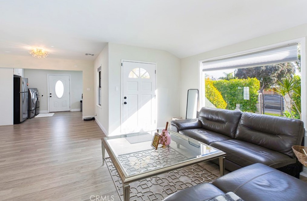 17921 Vanowen St, Los Angeles CA  91335-5637 exterior