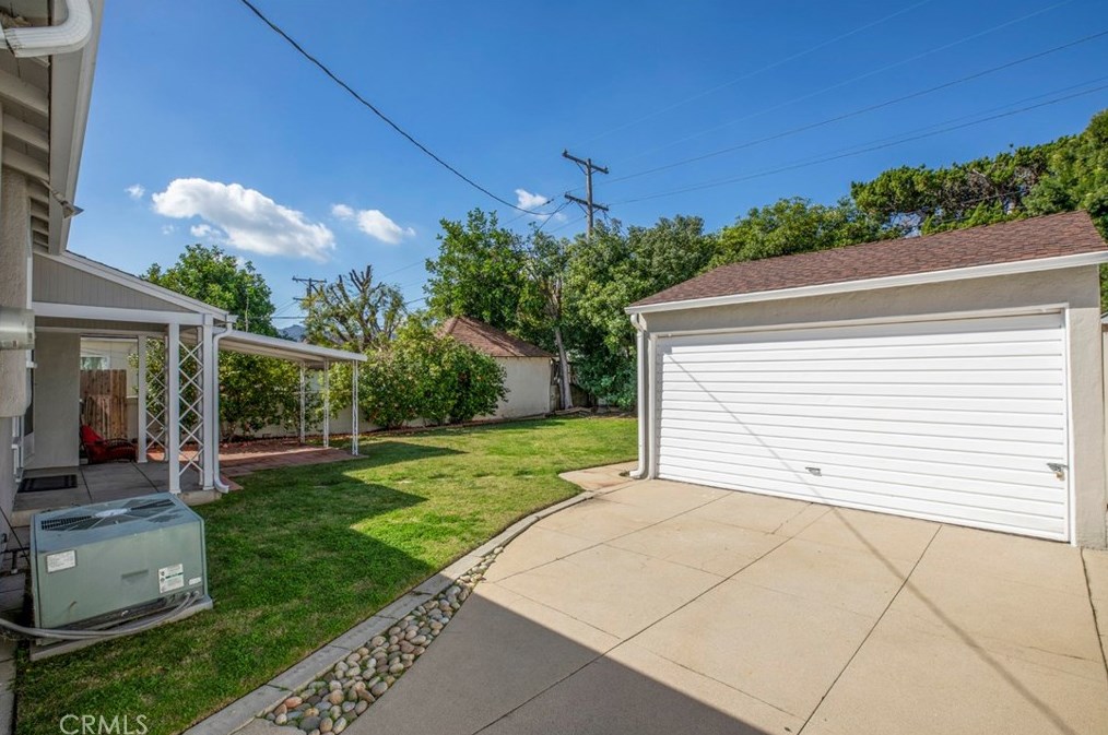 1235 Cleveland Rd, Glendale CA  91202-2005 exterior