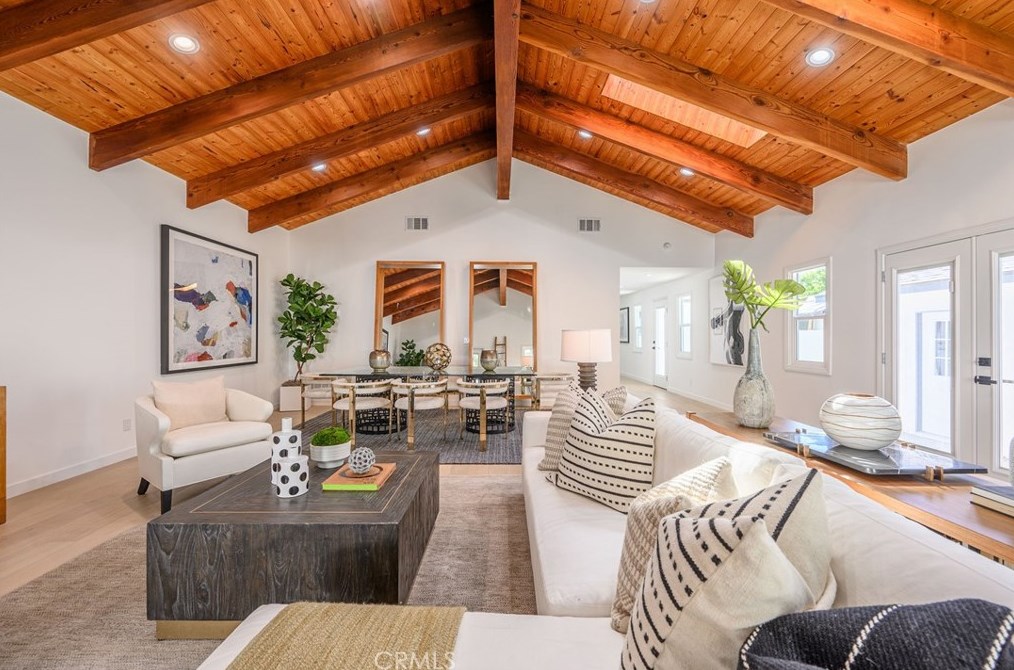 17239 Lemay St, Van Nuys CA  91406-5431 exterior