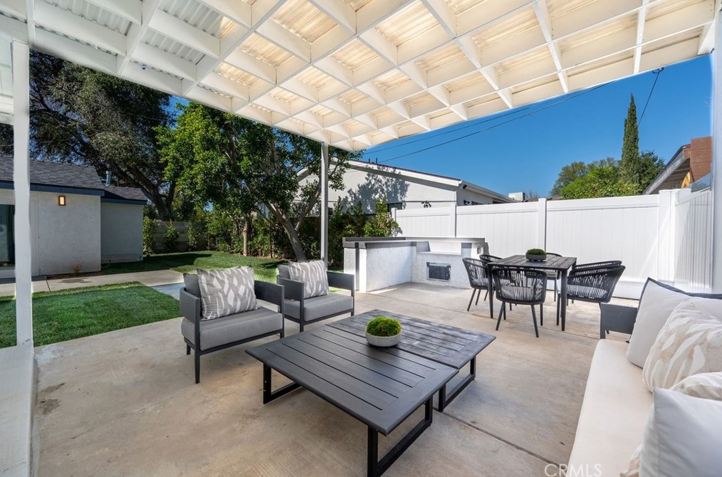 17239 Lemay St, Van Nuys CA  91406-5431 exterior