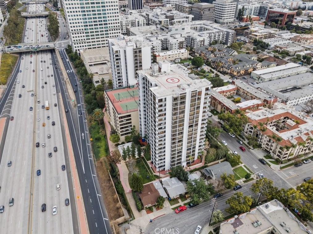 345 Pioneer Dr, Glendale CA  91203-1787 exterior