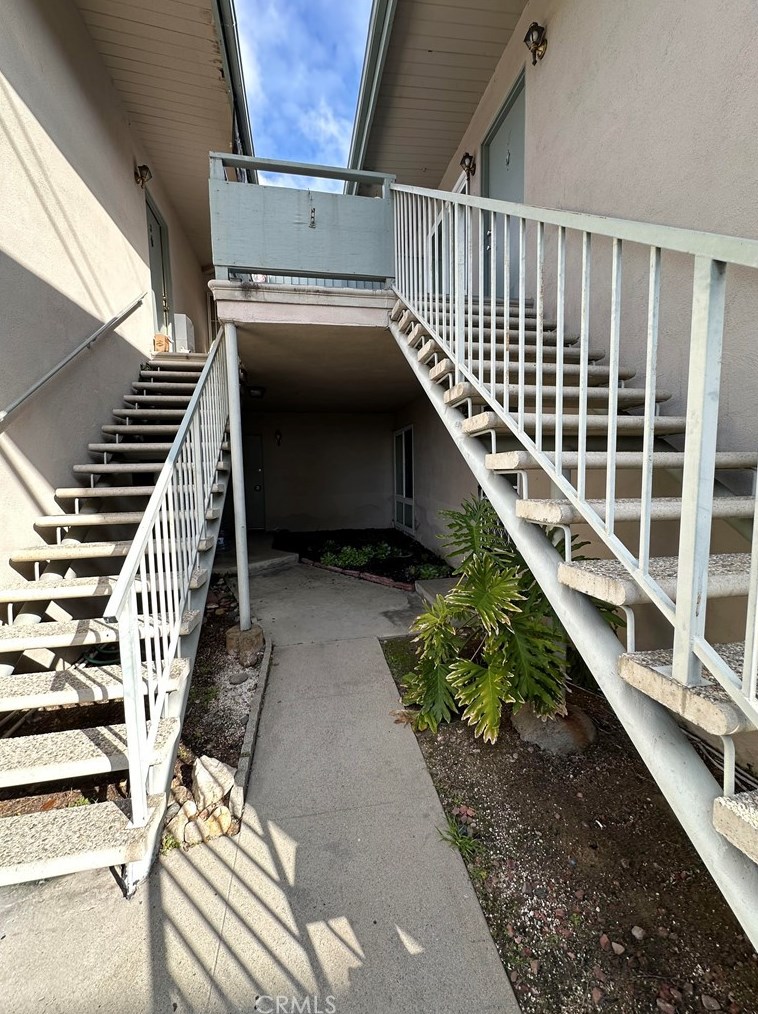2104 Verdugo Rd, Glendale CA  91208-2551 exterior