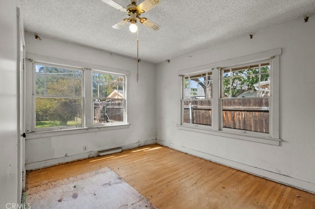 1233 Wesley Ave, Pasadena CA  91104-2640 exterior