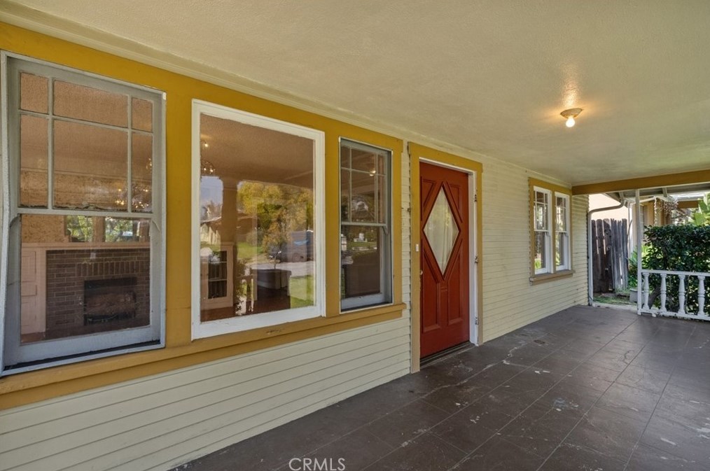 1233 Wesley Ave, Pasadena CA  91104-2640 exterior