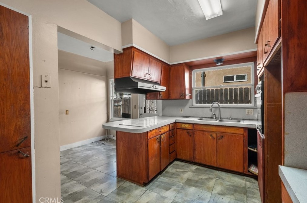 1233 Wesley Ave, Pasadena CA  91104-2640 exterior