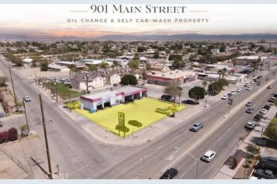 901 Main Street - Photo 1