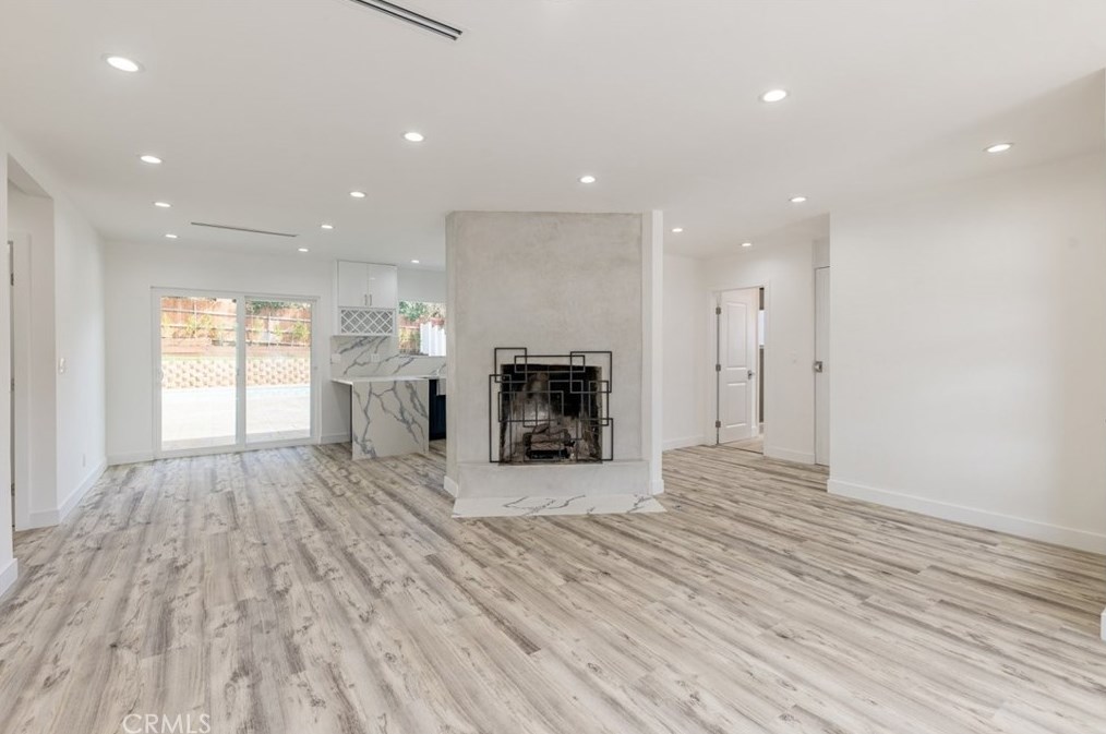 3849 Mayfield Ave, Glendale CA  91214-2312 exterior