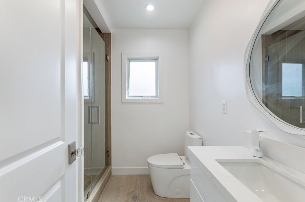 3849 Mayfield Ave, Glendale CA  91214-2312 exterior