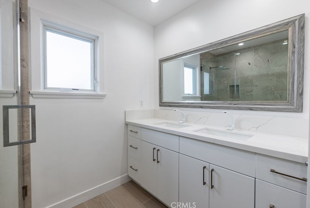 3849 Mayfield Ave, Glendale CA  91214-2312 exterior